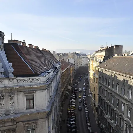 On The Top Of Lejlighed Budapest